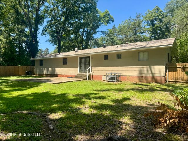 128 Colebrook Avenue, Jackson, MS 39209
