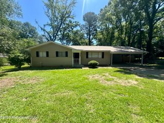 128 Colebrook Avenue, Jackson, MS 39209