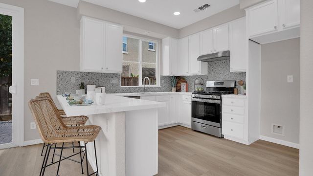 17125 Laurel Oak Ln, Lathrop, CA 95330