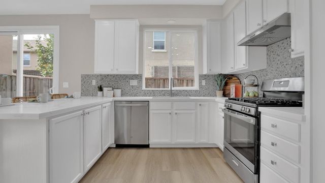 17125 Laurel Oak Ln, Lathrop, CA 95330