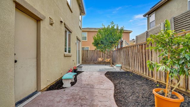 17125 Laurel Oak Ln, Lathrop, CA 95330
