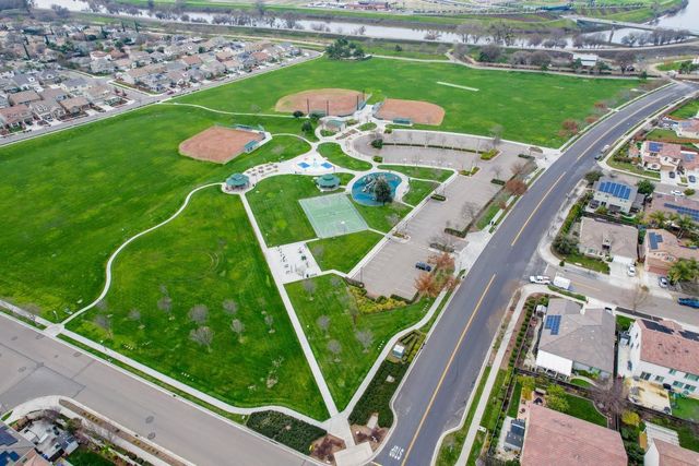 17125 Laurel Oak Ln, Lathrop, CA 95330