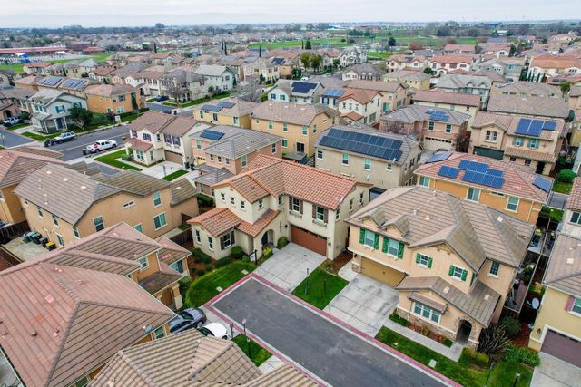 17125 Laurel Oak Ln, Lathrop, CA 95330