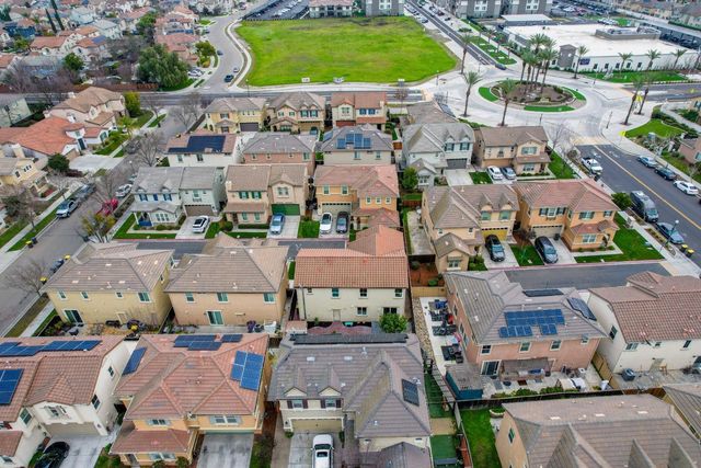 17125 Laurel Oak Ln, Lathrop, CA 95330