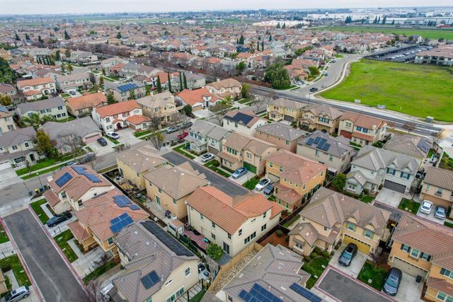 17125 Laurel Oak Ln, Lathrop, CA 95330