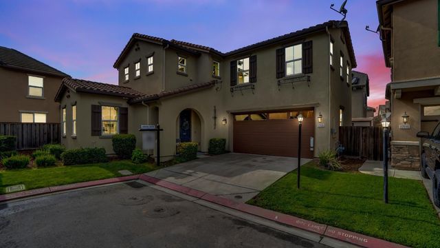 17125 Laurel Oak Ln, Lathrop, CA 95330