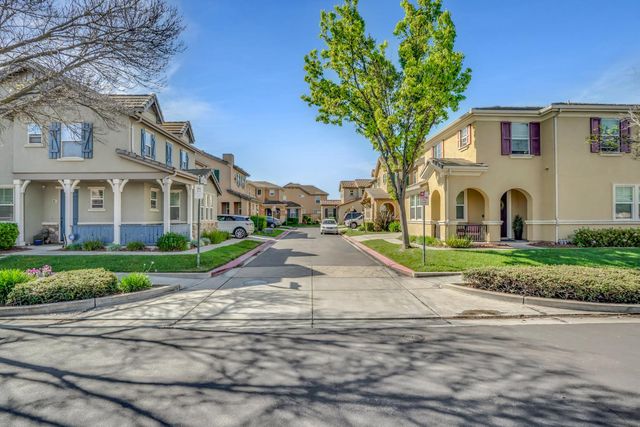 17125 Laurel Oak Ln, Lathrop, CA 95330