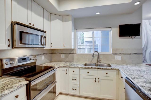 2220 Bering Drive 6, Houston, TX 77057