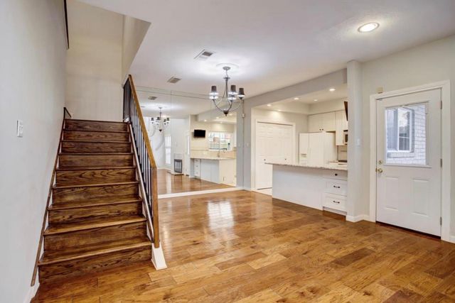 2220 Bering Drive 6, Houston, TX 77057