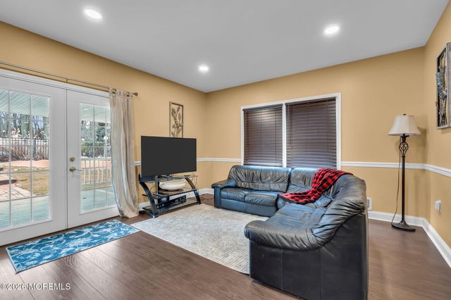 250 Bartley Road, Jackson, NJ 08527