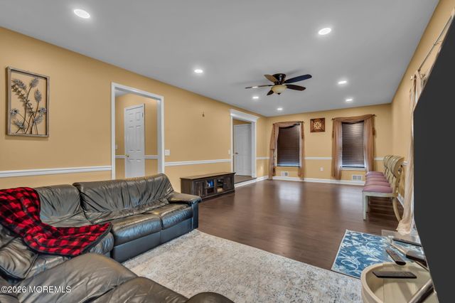 250 Bartley Road, Jackson, NJ 08527