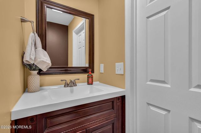 250 Bartley Road, Jackson, NJ 08527