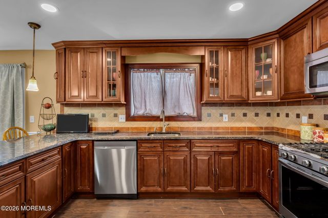 250 Bartley Road, Jackson, NJ 08527