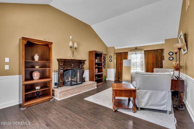 250 Bartley Road, Jackson, NJ 08527