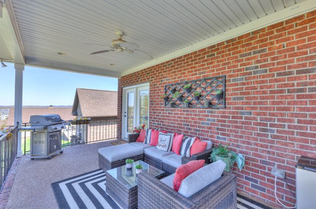 127 Waters Hill Cir, Lebanon, TN 37087
