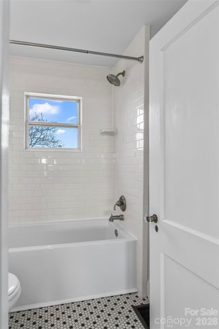 100 Bradley Street, Asheville, NC 28806