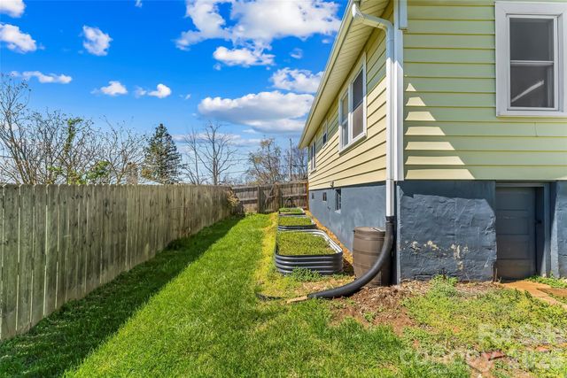 100 Bradley Street, Asheville, NC 28806