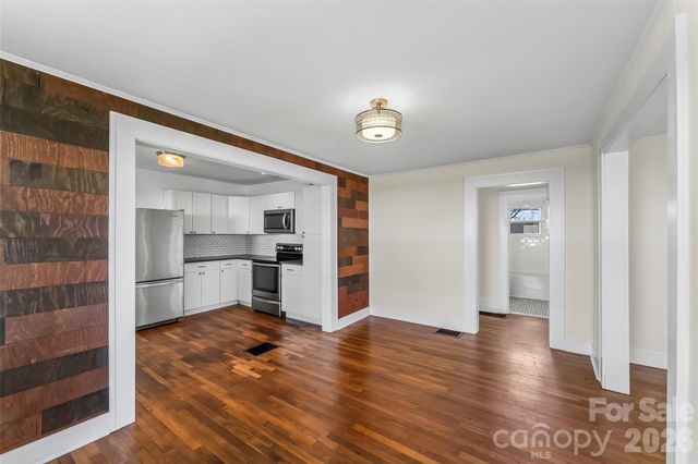 100 Bradley Street, Asheville, NC 28806