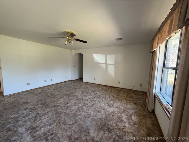 342 S Main Street, Kellyville, OK 74039