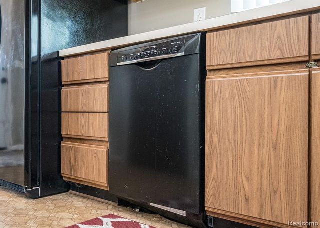 61957 Ticonderoga Drive 1, South Lyon, MI 48178