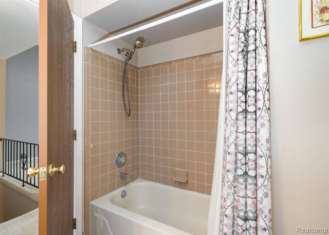 61957 Ticonderoga Drive 1, South Lyon, MI 48178