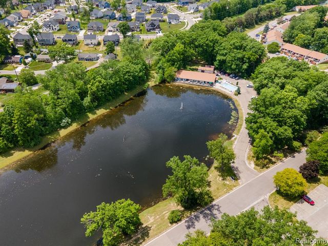 61957 Ticonderoga Drive 1, South Lyon, MI 48178
