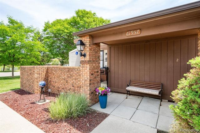 61957 Ticonderoga Drive 1, South Lyon, MI 48178