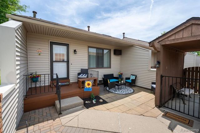61957 Ticonderoga Drive 1, South Lyon, MI 48178