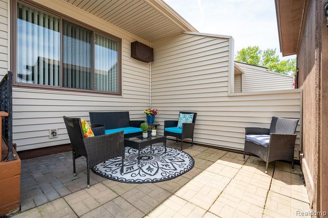 61957 Ticonderoga Drive 1, South Lyon, MI 48178
