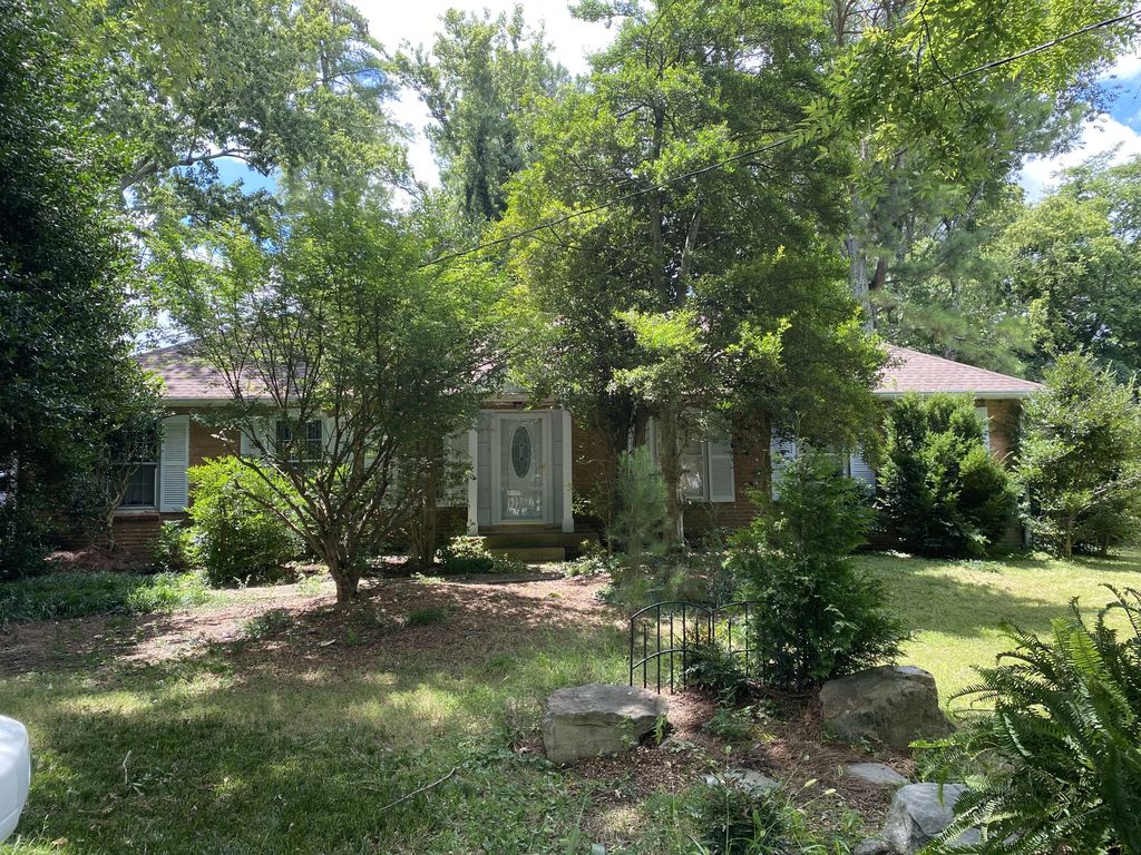8016 Sawyer Brown Rd, Nashville, TN 37221