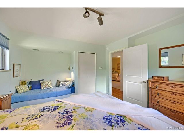 325 Mohawk Dr, Boulder, CO 80303