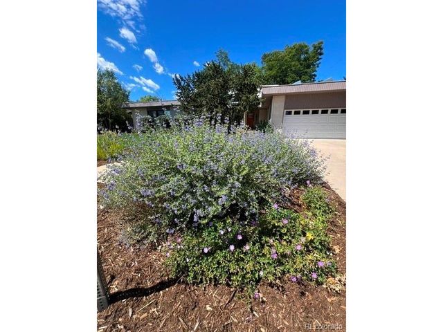 325 Mohawk Dr, Boulder, CO 80303