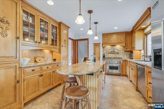 670 Swathmore Lane, Paramus, NJ 07652