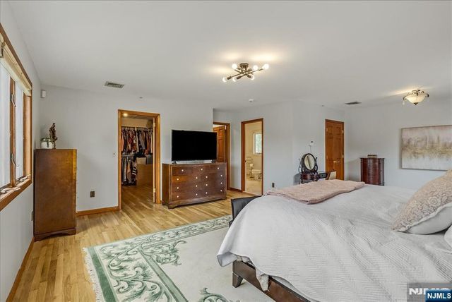 670 Swathmore Lane, Paramus, NJ 07652