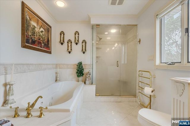 670 Swathmore Lane, Paramus, NJ 07652