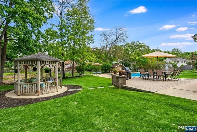 670 Swathmore Lane, Paramus, NJ 07652