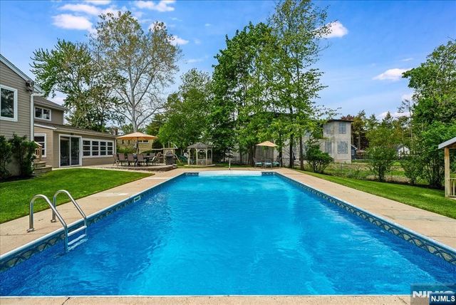 670 Swathmore Lane, Paramus, NJ 07652