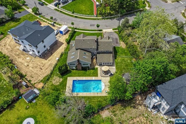 670 Swathmore Lane, Paramus, NJ 07652