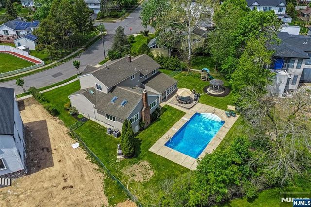 670 Swathmore Lane, Paramus, NJ 07652