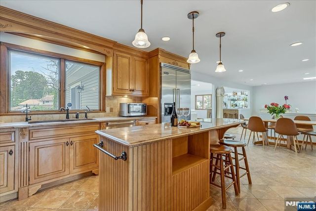 670 Swathmore Lane, Paramus, NJ 07652