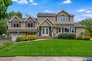 670 Swathmore Lane, Paramus, NJ 07652