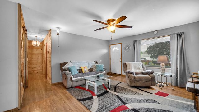 422 Saginaw Drive, Valparaiso, IN 46385