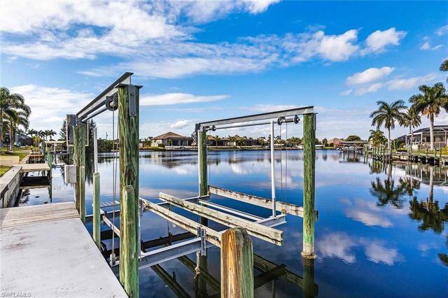 2807 SW 31st LN, Cape Coral, FL 33914