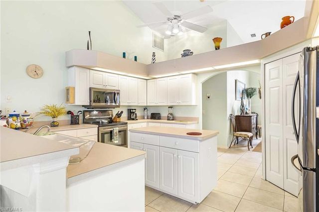 2807 SW 31st LN, Cape Coral, FL 33914