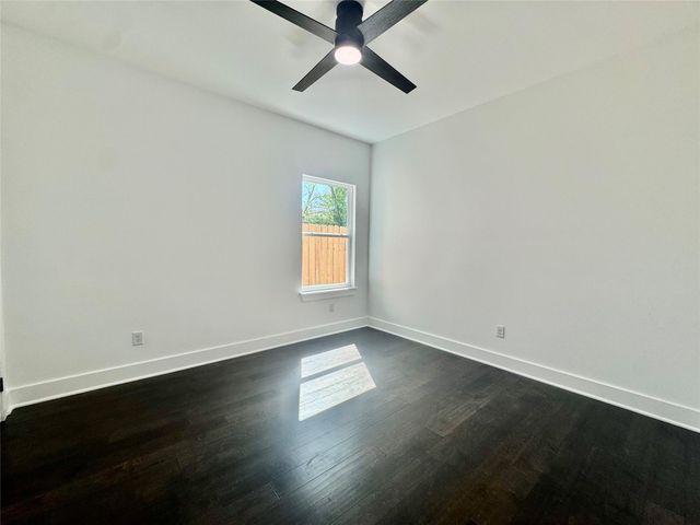 6821 Liverpool St A, Houston, TX 77021