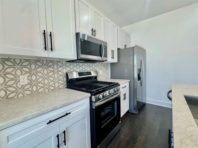 6821 Liverpool St A, Houston, TX 77021