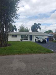 2120 N 57th Way, Hollywood, FL 33021