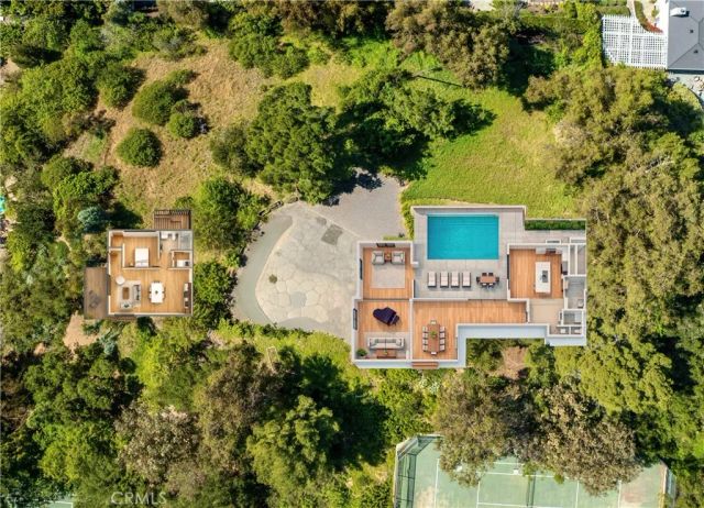 1000 N Bundy, Los Angeles, CA 90049