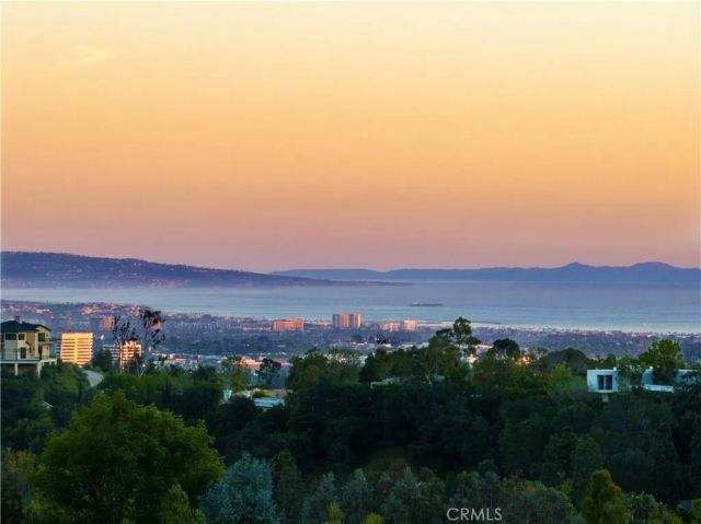 1000 N Bundy, Los Angeles, CA 90049