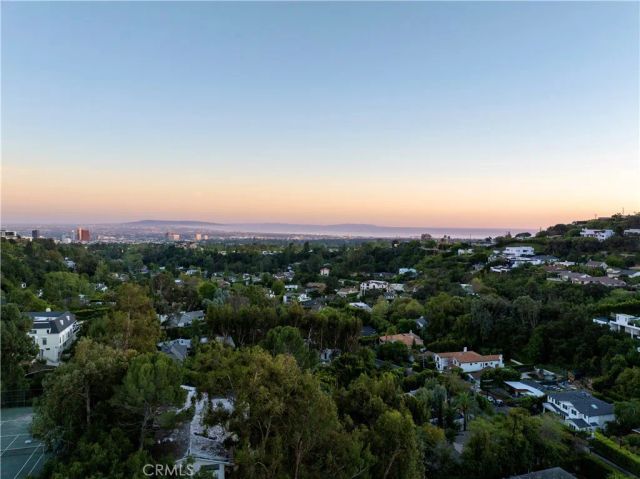 1000 N Bundy, Los Angeles, CA 90049